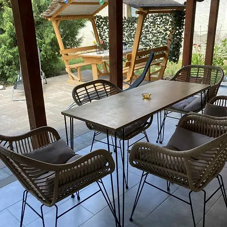 Theodor Tomaj 3bdr Ac Garden Terrace *