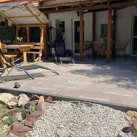 Theodor Tomaj 3bdr Ac Garden Terrace בית נופש