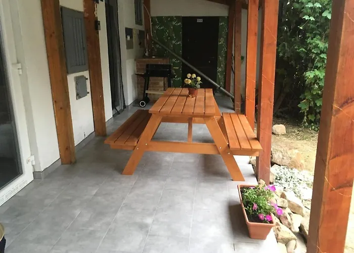 בית נופש Theodor Tomaj 3bdr Ac Garden Terrace בדקסוניטומאי