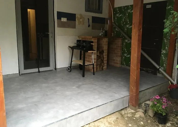 Theodor Tomaj 3bdr Ac Garden Terrace بيت للعطل باداتشونيتوماي