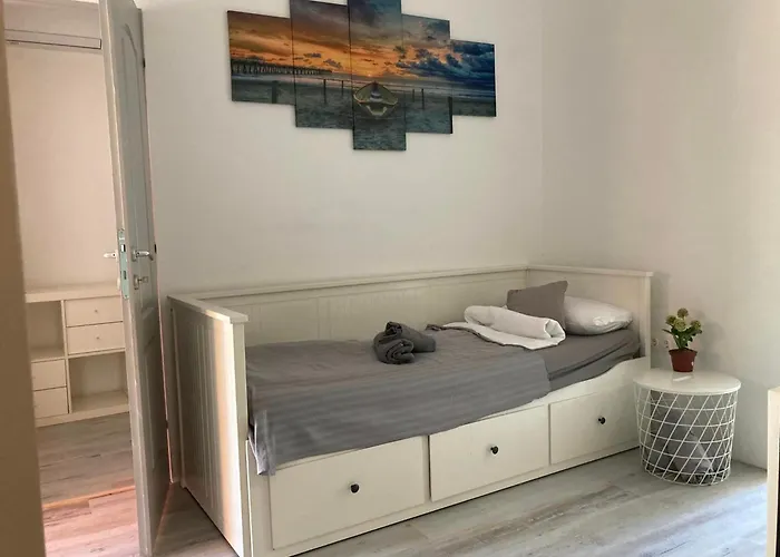 Theodor Tomaj 3bdr Ac Garden Terrace بيت للعطل *