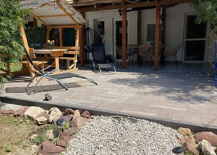 Theodor Tomaj 3bdr Ac Garden Terrace בית נופש